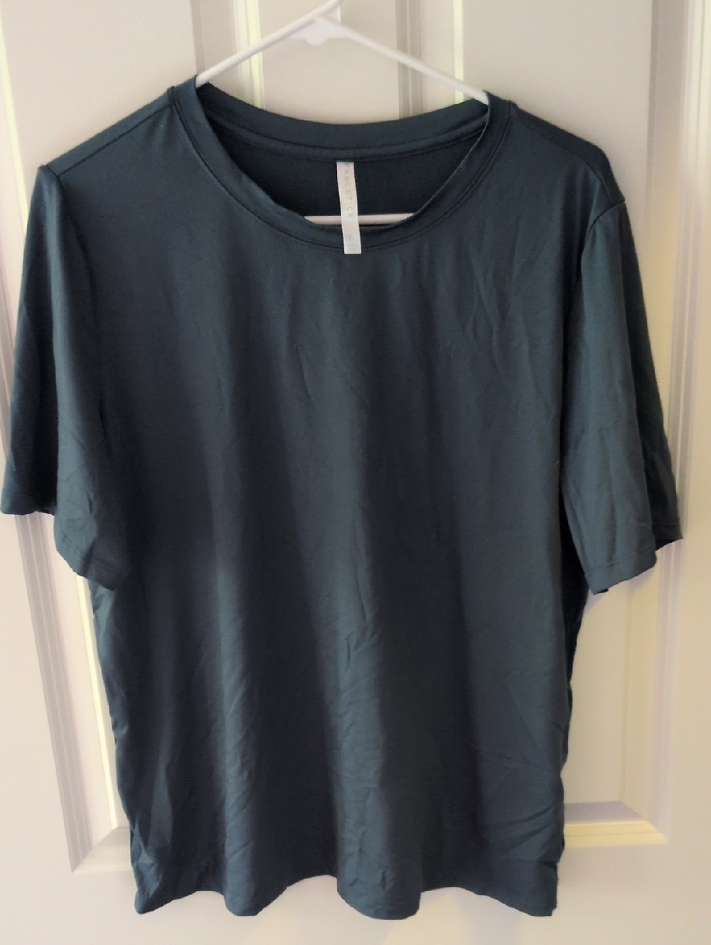 Fabletics Men's Short Sleeve Crew T-Shirt in Teal